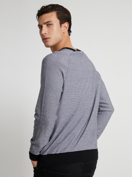 Juodas Guess Crew Kaklo Dryžuotas Megztinis