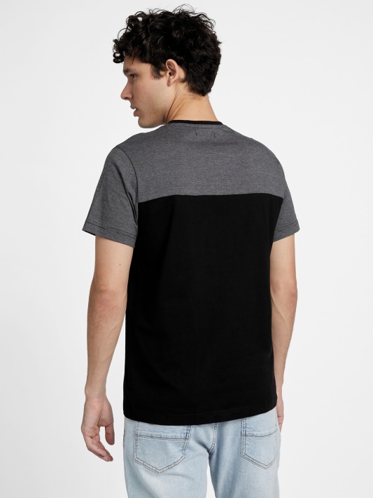 Jet Black Multi Guess Hanz Color-block Slydimo Marškinėliai